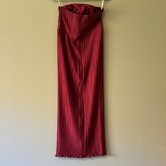 L'IDEE Gatsby Cold-Shoulder Midi Dress - Picture 7 of 10